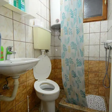 Guest house Tara Bozic Kaludjerske Bare